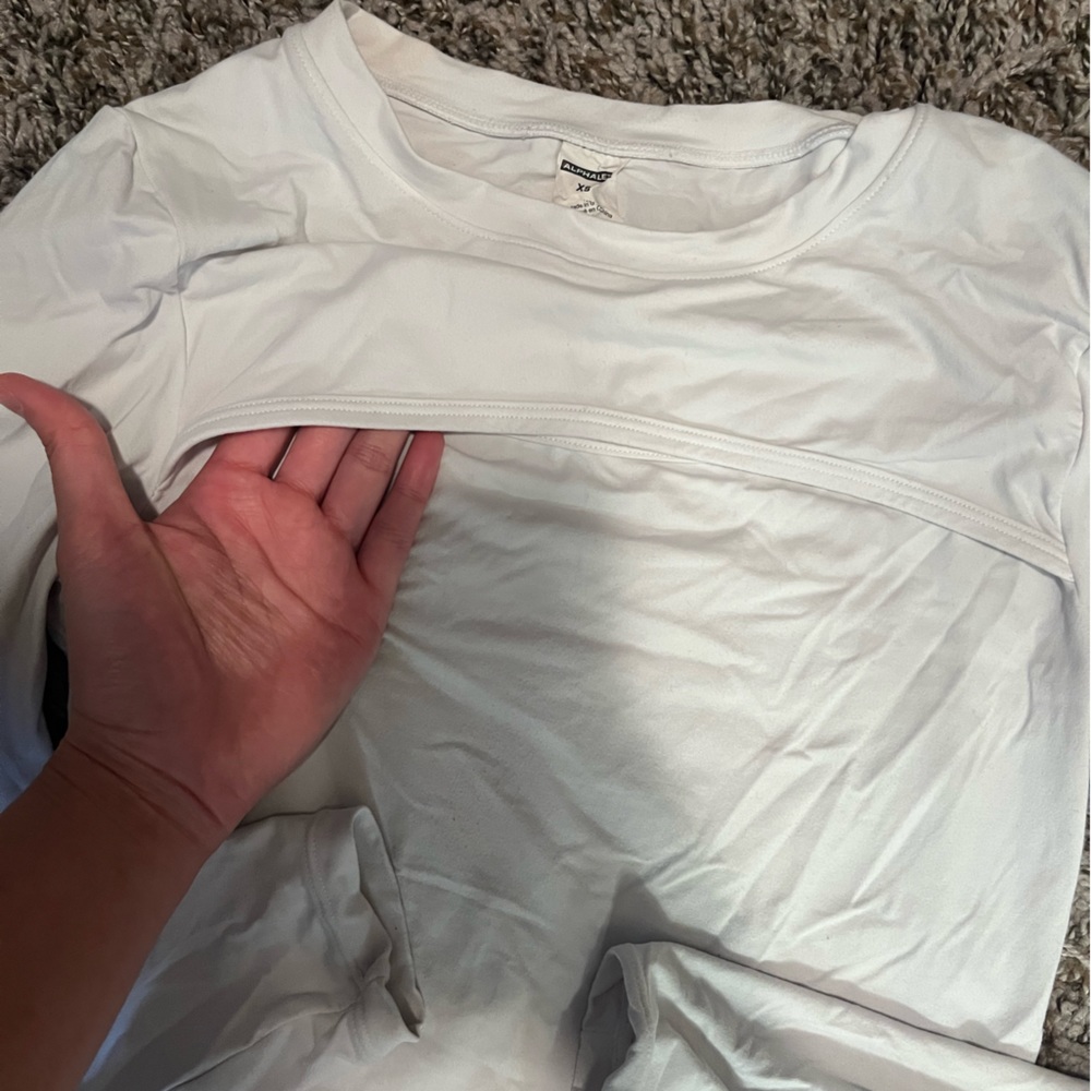 Alphalete keyhole long sleeve